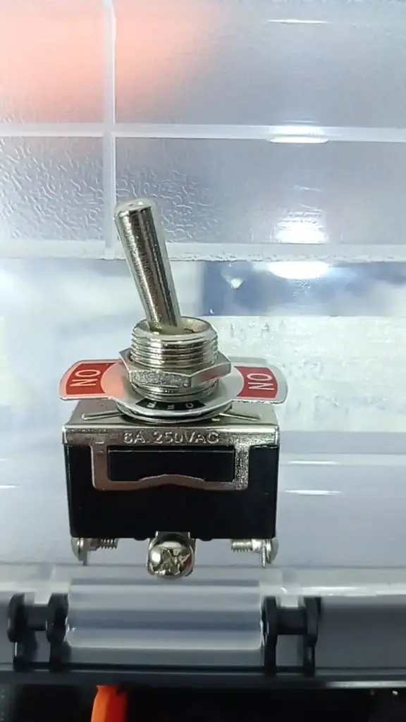 SW-PALANCA 15A 125VAC 3P ON-OFF (EC1514)