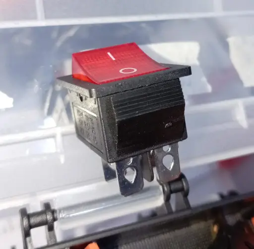 [SW-142RD] SW-BALANCEO 110VAC CON LUZ ROJA 20A 4P