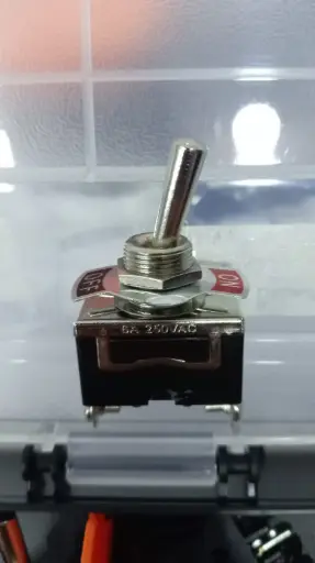 [SW-242] SW-PALANCA 15A 125VAC ON-OFF (EC1506)